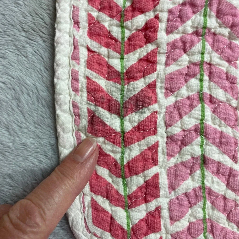 Geometric Floral Reversible Quilted‎ Coverlet Size Twin Pink Stained Glass Motif